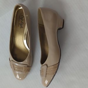 Soft Style Pleated Closed Toe Pumps Heel Shoe 8M Tan